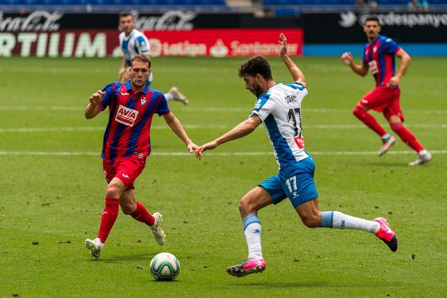 姜伟泽26分布莱克尼空砍48分 吉林力克同曦