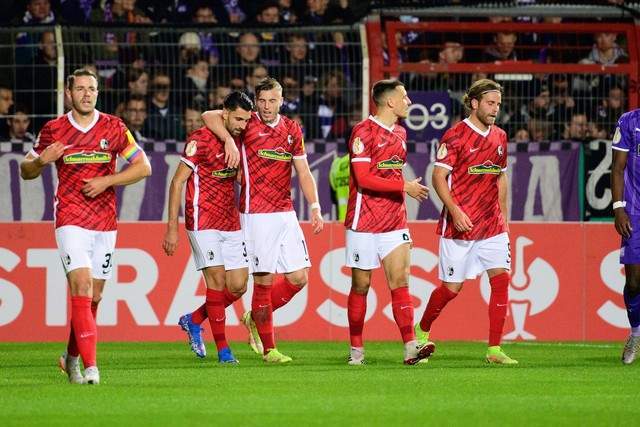 NBA夏联-程帅澎16分 中国男篮50-101惨败国王